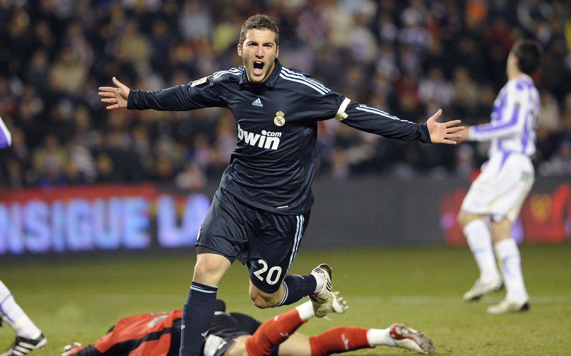 双城记，格纳布里闪耀亚平宁，红军铁幕封锁马德里