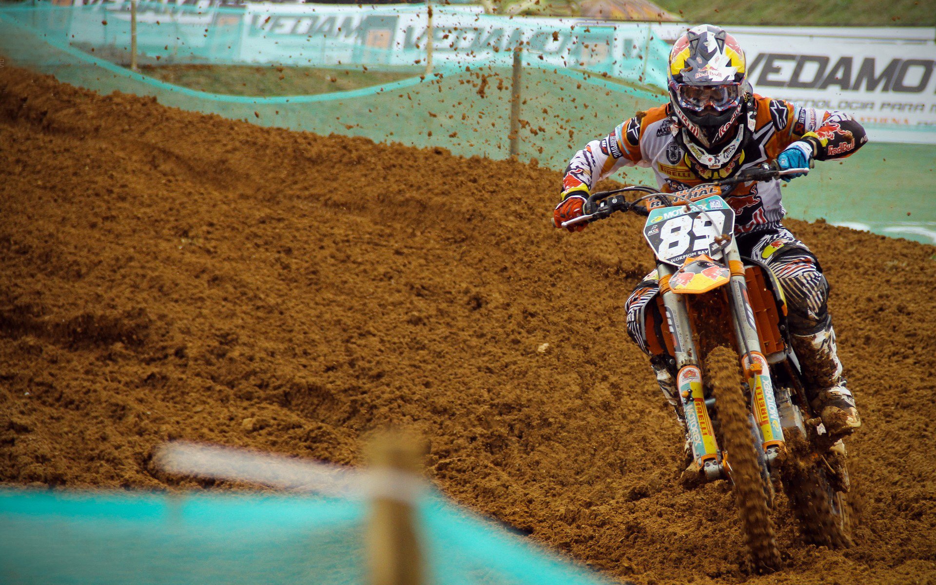 逆袭的双重奏,卡塔尔奇迹与迪亚斯的街道交响曲