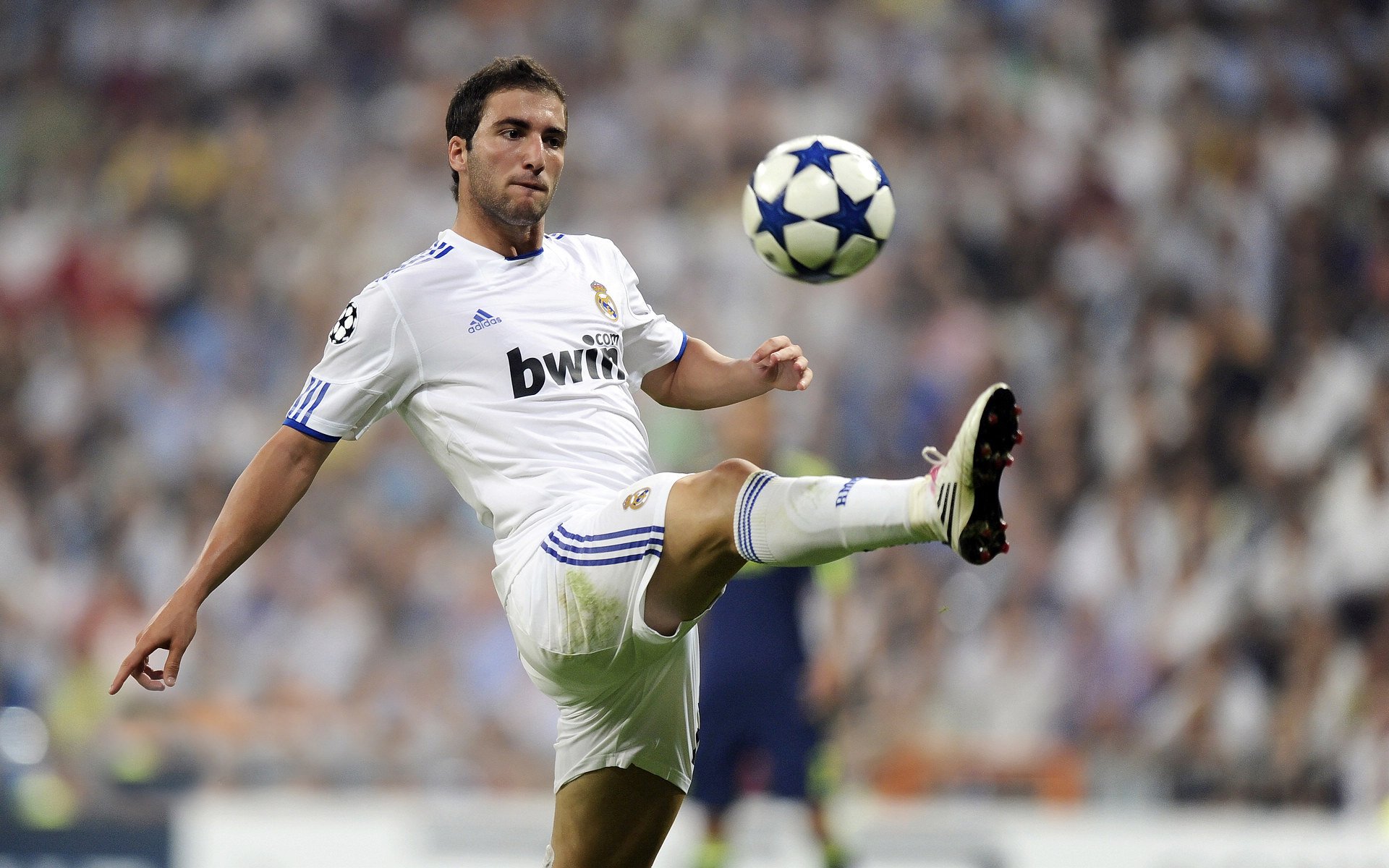 从洪都拉斯到土耳其，迪亚斯的稳定输出如何成为争冠战的隐形密码